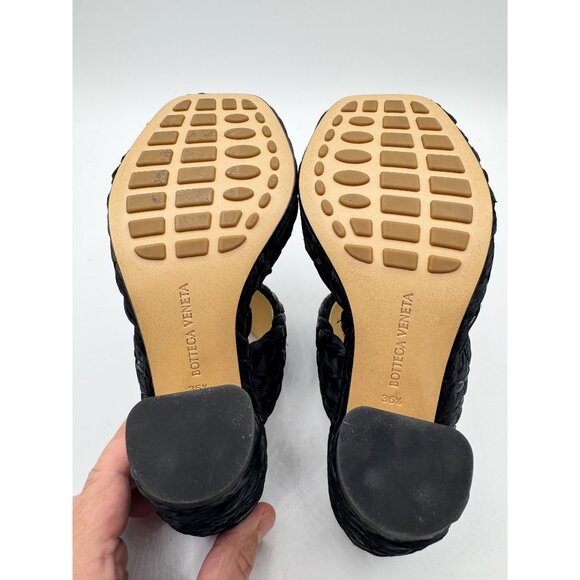 Bottega Veneta Trinity Canalazzo Woven Platform Sandals in Black - Picture 10 of 12